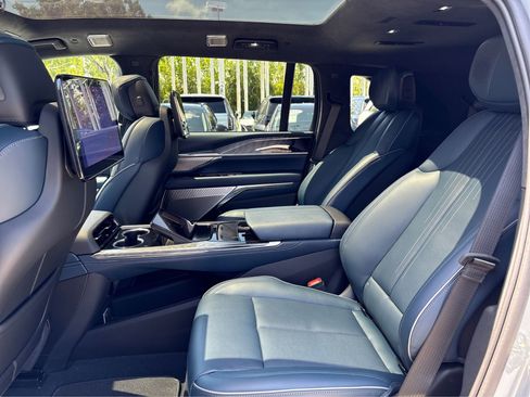 New 2026 Cadillac Escalade IQ Sport 2 AWD/4WD image 10