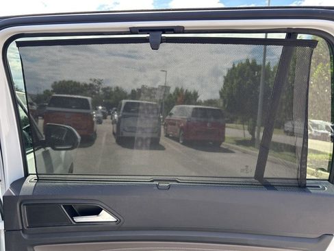 Used 2021 Volkswagen Atlas SE image 41