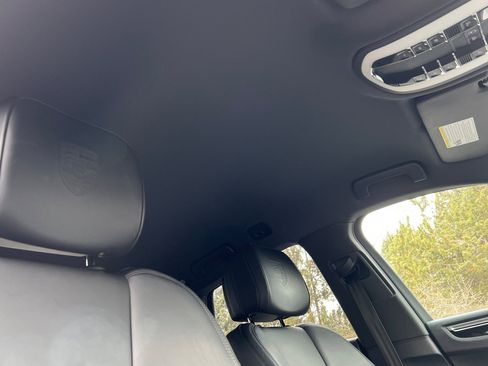 Used 2018 Porsche Macan image 23