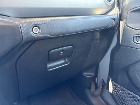 Used 2020 Jeep Gladiator Rubicon w/ Uconnect 4C Nav & Sound Group image 34