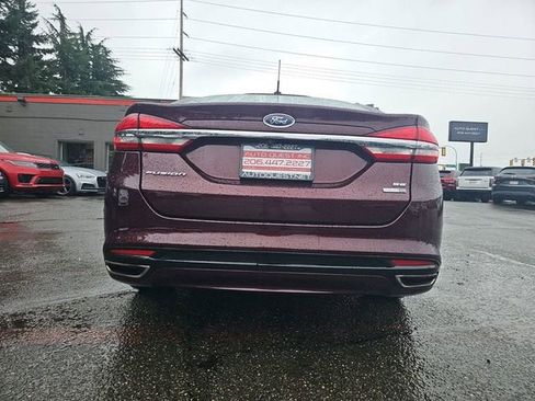 Used 2017 Ford Fusion SE image 25