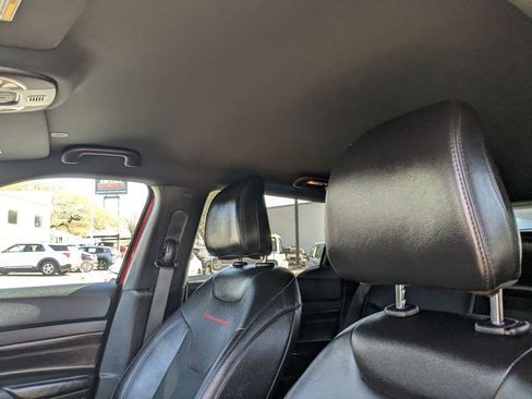 Used 2025 Jeep Compass Trailhawk image 14