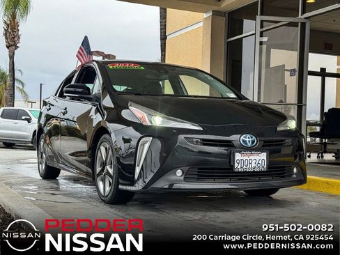 Used 2022 Toyota Prius XLE image 1