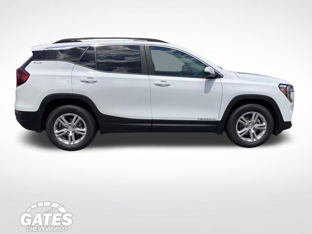 Used 2023 GMC Terrain SLE w/ Driver Convenience Package FWD image 10