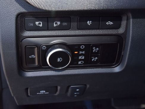 Certified 2024 Ford F250 Platinum w/ FX4 Off-Road Package image 32