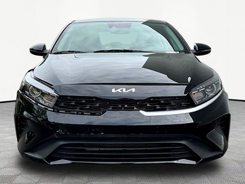 Certified 2023 Kia Forte LXS w/ LXS Technology Package FWD image 2