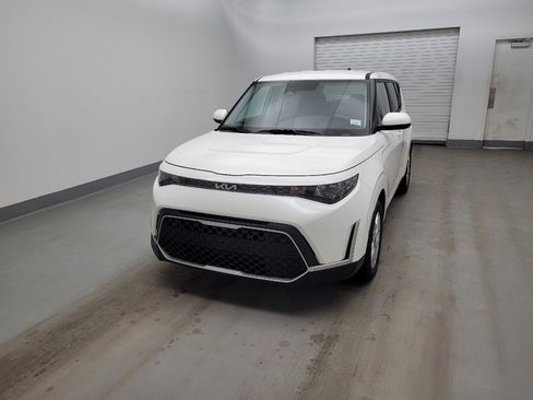 Used 2025 Kia Soul LX w/ LX Technology Package image 15