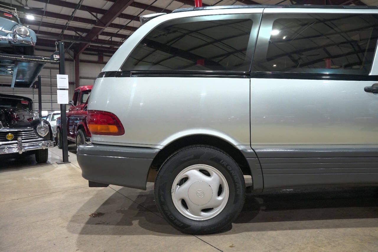 Used 1992 Toyota Previa LE RWD image 9