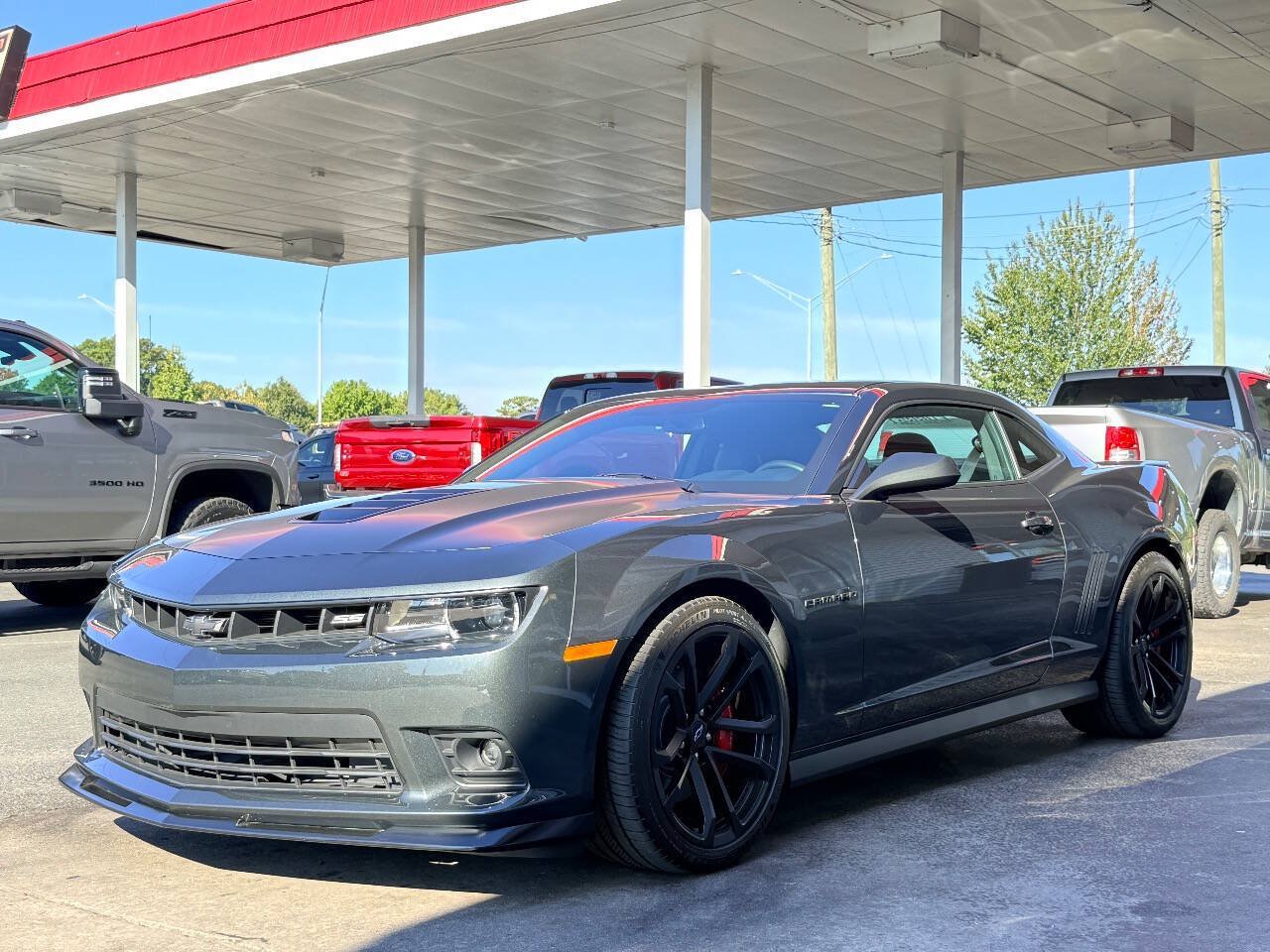 Used 2015 Chevrolet Camaro SS w/ SS Performance Package RWD image 6