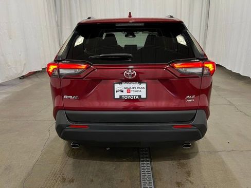 Certified 2019 Toyota RAV4 XLE w/ Convenience Package image 5