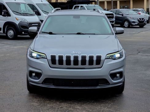 Used 2019 Jeep Cherokee Latitude w/ Popular Appearance Group image 4