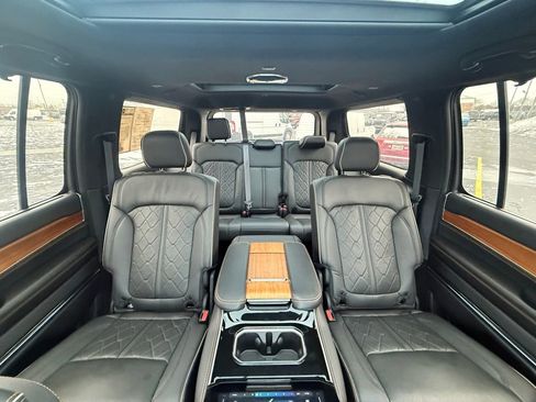 Used 2022 Jeep Grand Wagoneer Series III image 15