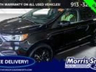 Used 2022 Ford Edge SE w/ Black Appearance Package