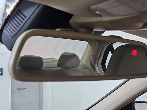 Used 2013 Mercedes-Benz C 250 Sedan image 31