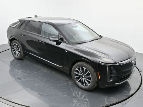New 2025 Cadillac Lyriq Sport RWD image 29