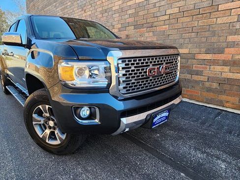 Used 2018 GMC Canyon Denali image 3