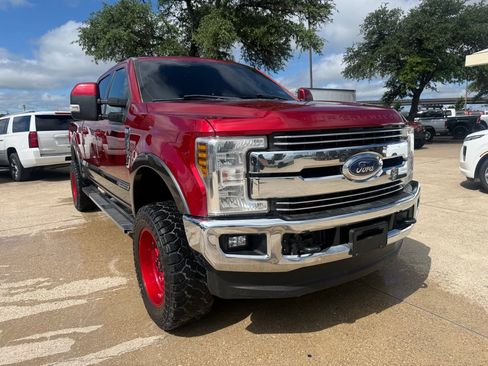 Used 2018 Ford F250 Lariat w/ Lariat Value Package AWD/4WD image 1