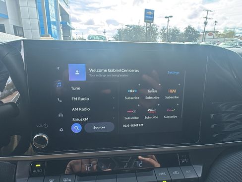 Used 2025 Toyota Camry SE w/ Convenience Package image 9