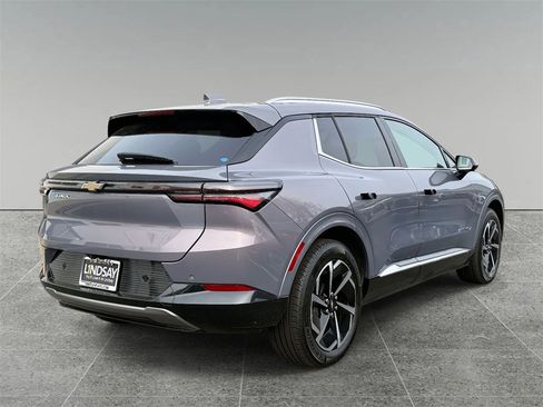 Used 2025 Chevrolet Equinox EV LT w/ Convenience Package image 10