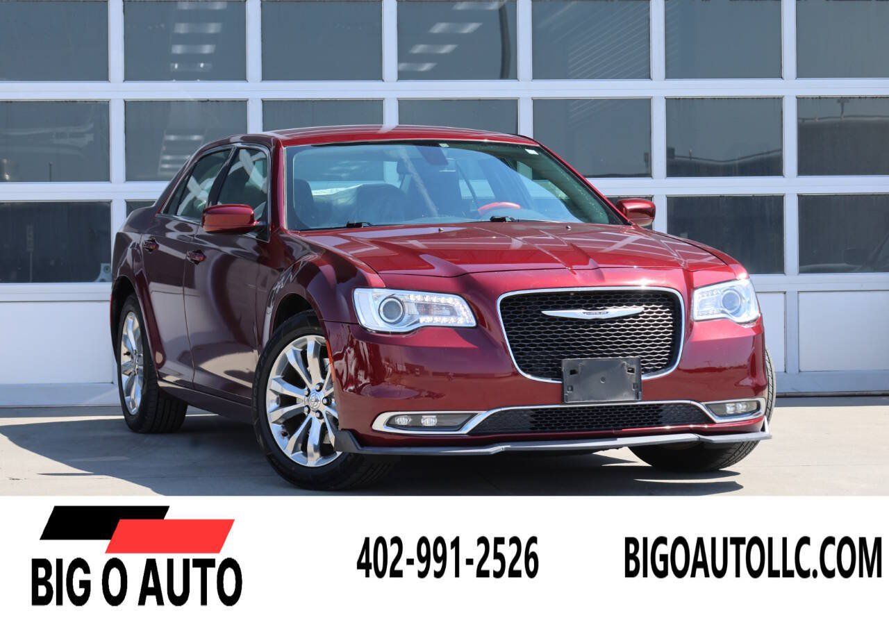Used 2019 Chrysler 300 Touring L w/ Quick Order Package 22F AWD/4WD image 1