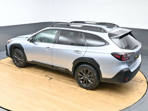 Used 2025 Subaru Outback Onyx Edition AWD/4WD image 44