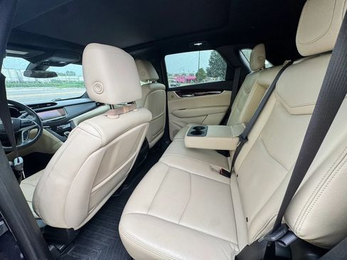 Used 2017 Cadillac XT5 Luxury w/ Driver Awareness Package FWD image 14