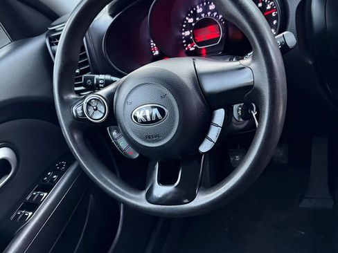 Used 2019 Kia Soul FWD image 17