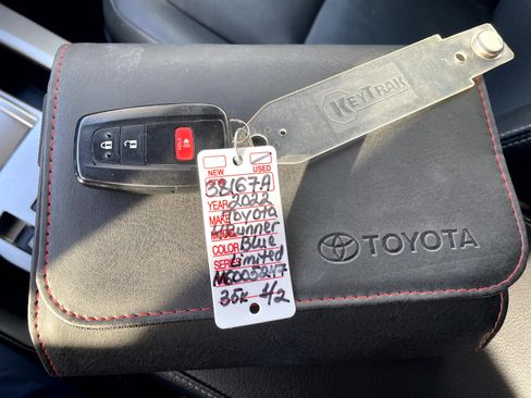 Used 2022 Toyota 4Runner Limited image 19