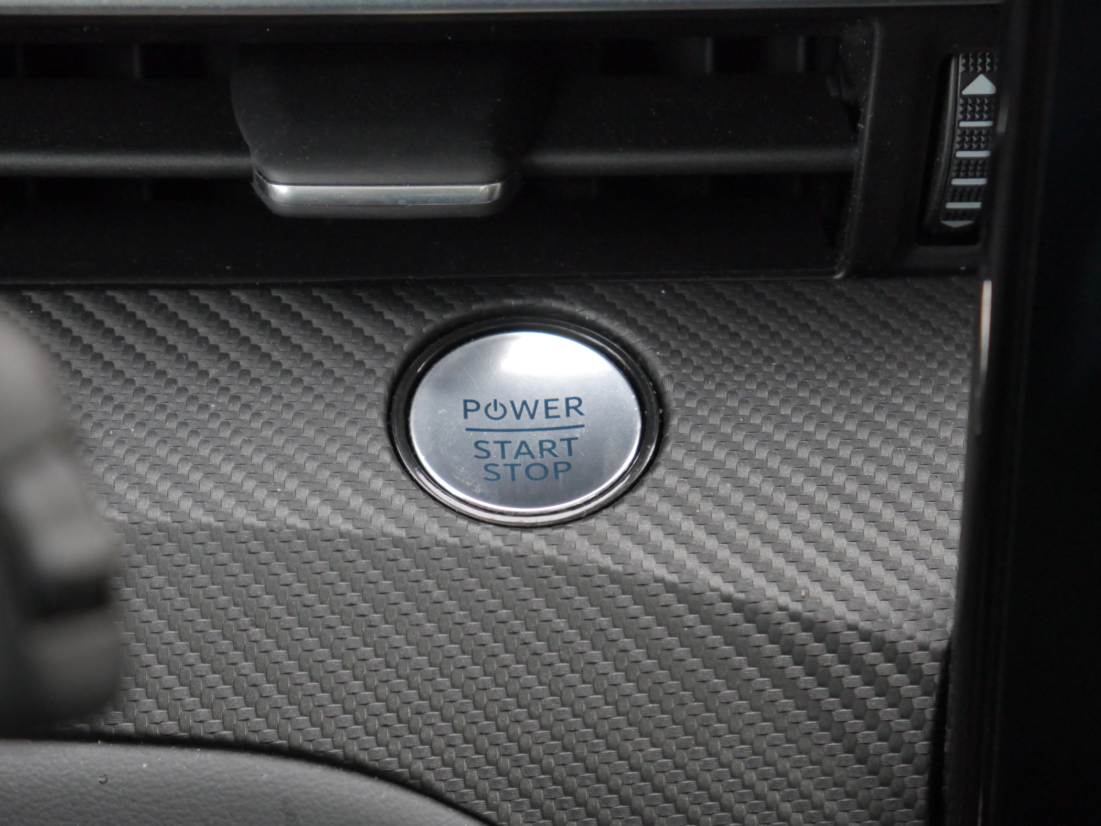 Certified 2024 Ford Mustang Mach-E Premium AWD/4WD image 9