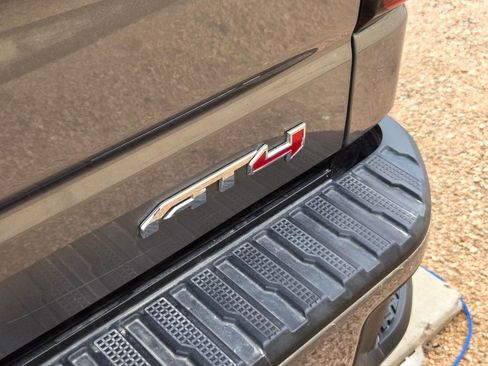 Used 2021 GMC Sierra 1500 AT4 w/ Driver Alert Package I AWD/4WD image 8