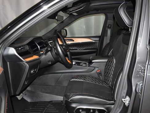 Used 2022 Jeep Grand Cherokee Summit image 12