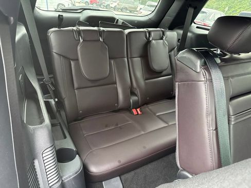 Used 2025 Ford Explorer Platinum AWD/4WD image 12