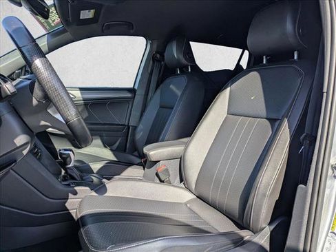 Used 2022 Volkswagen Tiguan SE R-Line image 14