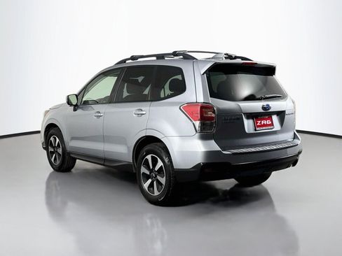 Used 2018 Subaru Forester 2.5i Premium w/ Popular Package #2A AWD/4WD image 3