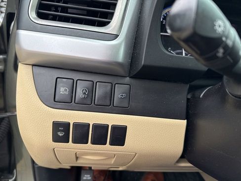 Used 2017 Toyota Highlander XLE w/ Carpet Mat Package AWD/4WD image 30
