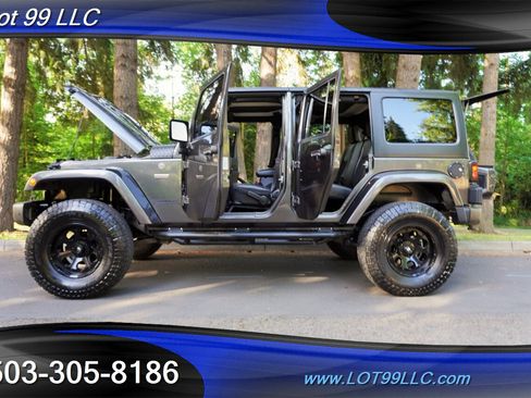 Used 2016 Jeep Wrangler Unlimited Sahara AWD/4WD image 26