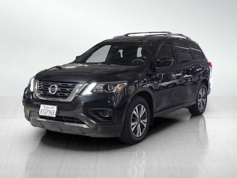 Used 2019 Nissan Pathfinder S FWD image 3