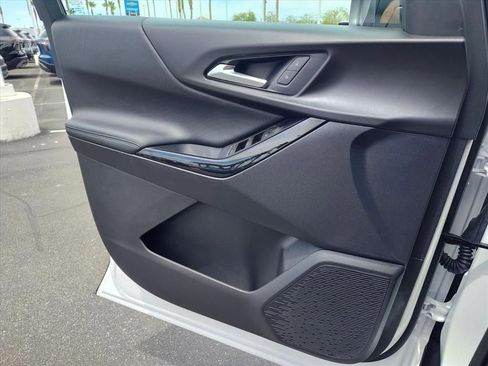 New 2026 Chevrolet Equinox LT w/ Safety and Technology Package FWD image 9