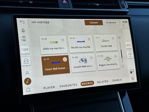 New 2024 Land Rover Range Rover Velar Dynamic HSE AWD/4WD image 17