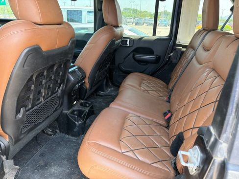 Used 2018 Jeep Wrangler Unlimited Rubicon AWD/4WD image 6