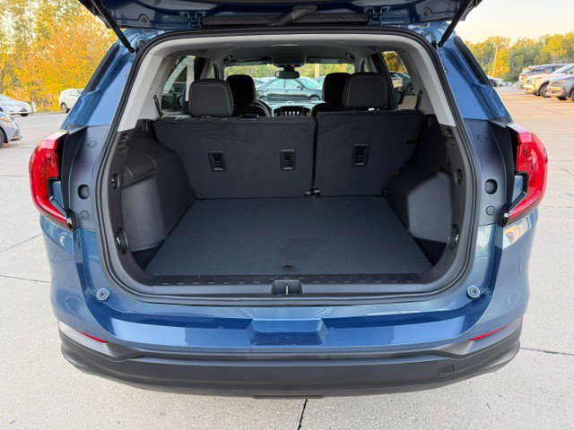 Used 2024 GMC Terrain SLE FWD image 39