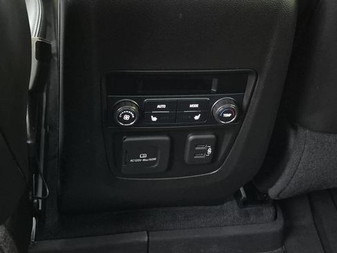 Certified 2022 Buick Enclave Avenir w/ Avenir Technology Package image 19