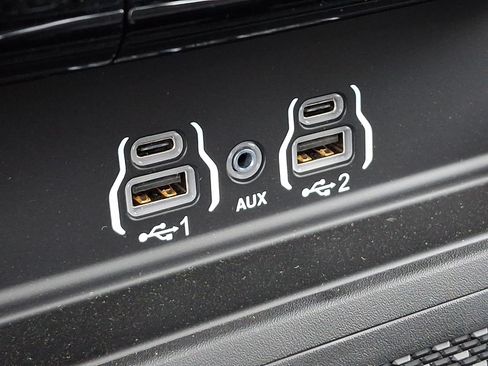 New 2026 RAM 2500 Laramie AWD/4WD image 16
