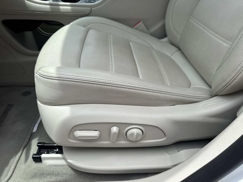 Used 2023 GMC Acadia Denali AWD/4WD image 17