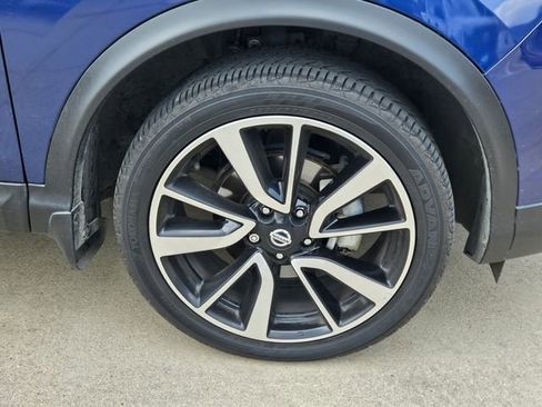 Used 2019 Nissan Rogue Sport SL w/ Premium Package image 3