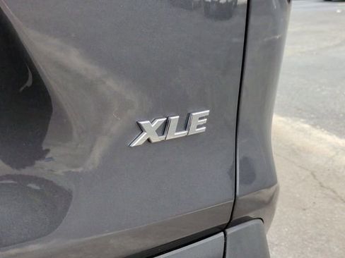 Used 2025 Toyota RAV4 XLE FWD image 36