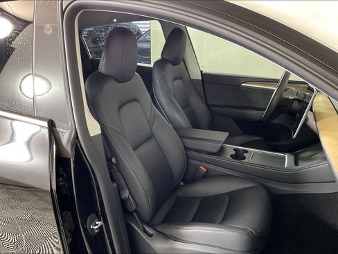 Used 2024 Tesla Model Y 2WD image 6