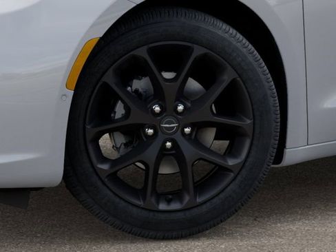 New 2026 Chrysler Pacifica Limited w/ S Appearance Package FWD image 9
