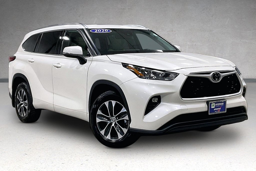 Used 2020 Toyota Highlander XLE AWD/4WD image 3