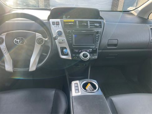 Used 2013 Toyota Prius V Five image 16